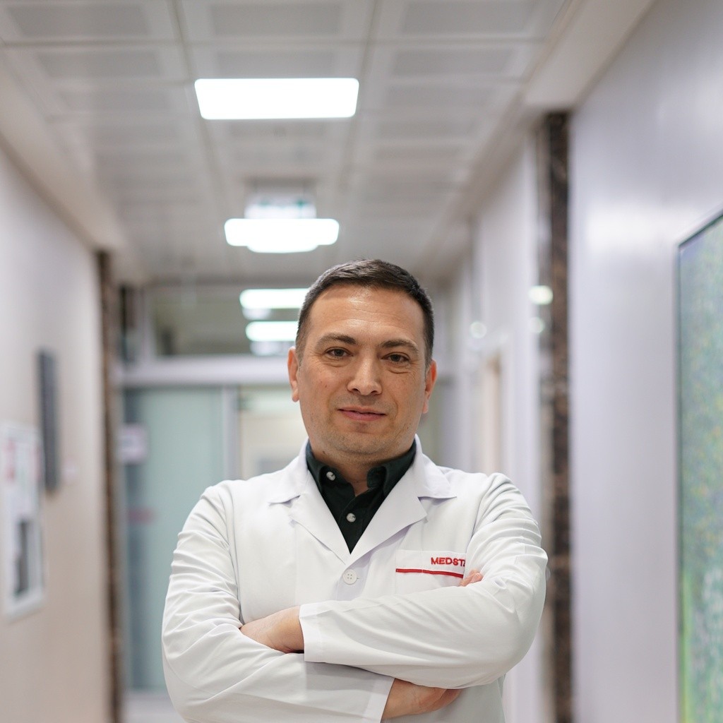 Doç. Dr. Murat Köken, Ortopedi ve Travmatoloji Uzmanı